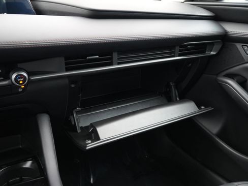 Used 2024 MAZDA MAZDA3 s image 28