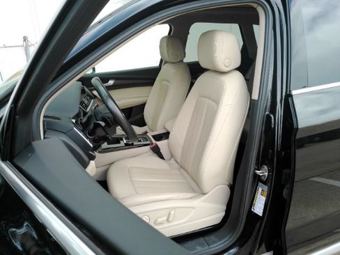 Used 2023 Audi Q5 2.0T Premium w/ Convenience Package AWD/4WD image 6