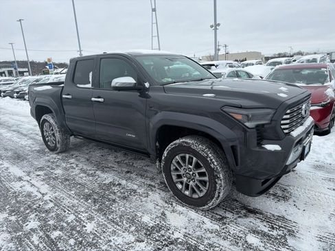 Used 2024 Toyota Tacoma Limited image 1