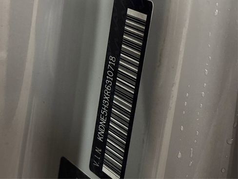 Certified 2024 Kia Carnival SX Prestige image 16