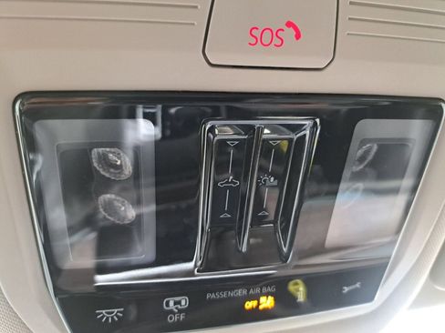 Used 2025 Volkswagen Atlas SEL image 17