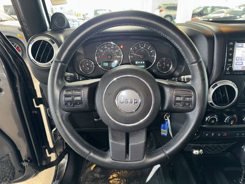 Used 2014 Jeep Wrangler Sahara w/ Connectivity Group image 17