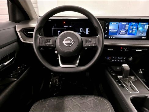 New 2026 Nissan Kicks SV w/ Charging Package FWD image 21