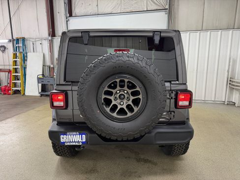 Used 2019 Jeep Wrangler Sport AWD/4WD image 28