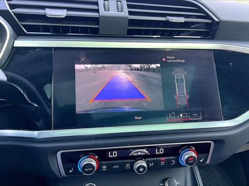 Used 2022 Audi Q3 2.0T Premium image 27