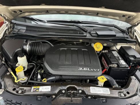 Used 2014 Dodge Grand Caravan SXT FWD image 18