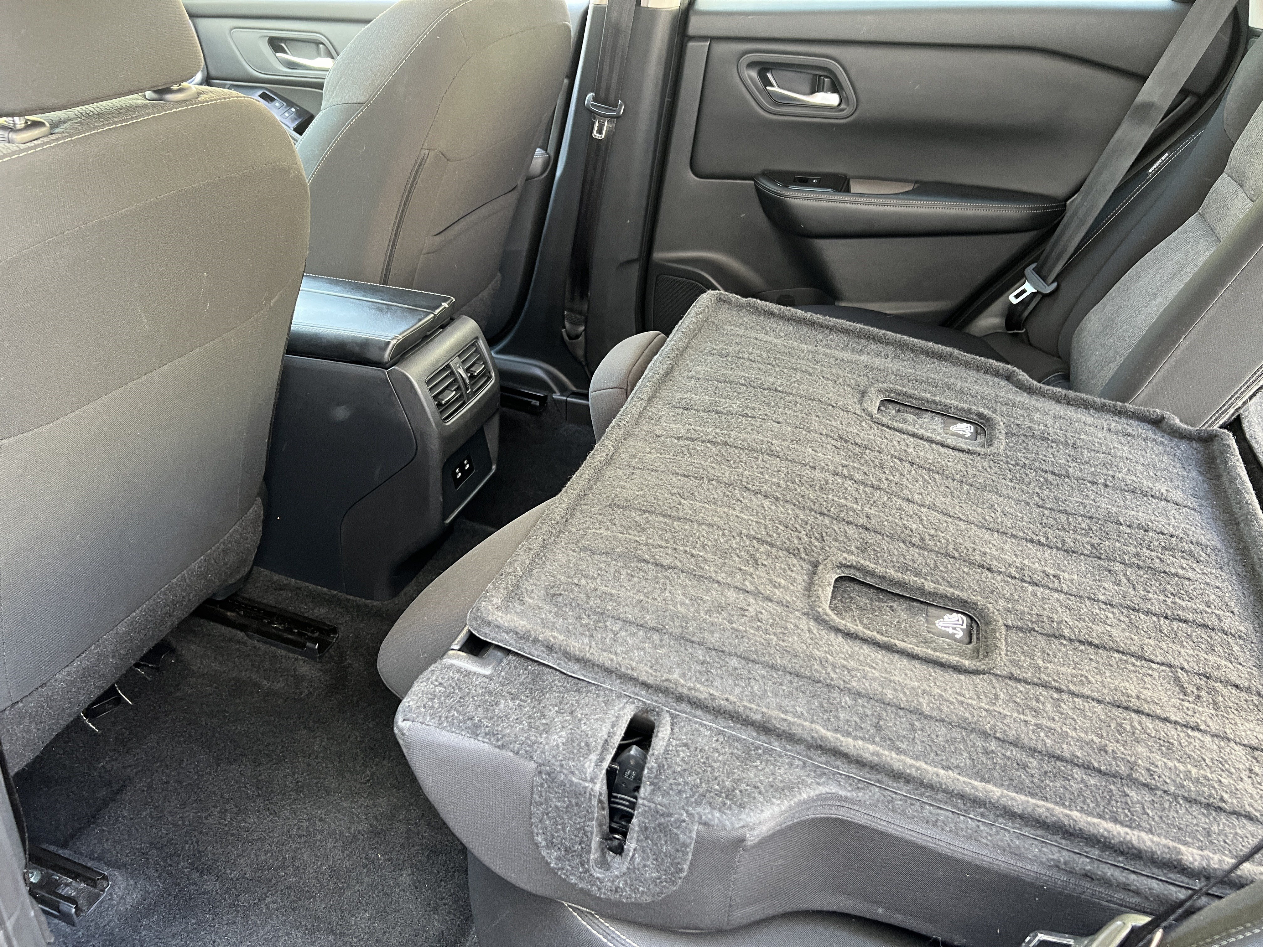 Used 2025 Nissan Rogue SV AWD/4WD image 15