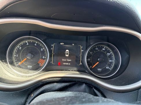 Used 2015 Jeep Cherokee Latitude AWD/4WD image 11