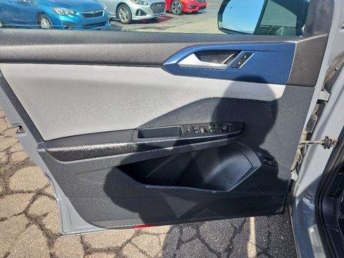 Used 2023 Volkswagen Taos SE image 10