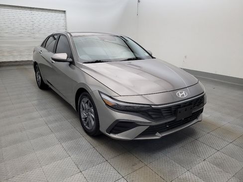 Used 2024 Hyundai Elantra SEL FWD image 13