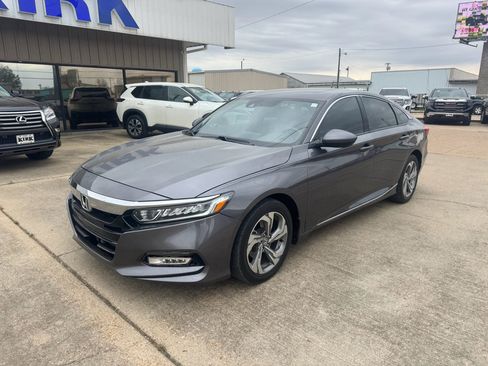 Used 2019 Honda Accord EX image 1
