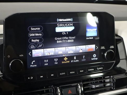 Used 2024 Nissan Pathfinder SL w/ Black Appearance Package FWD image 30