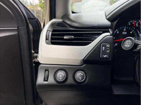 Used 2017 GMC Yukon XL SLT image 14