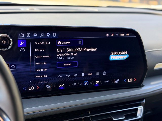 Used 2026 Chevrolet Traverse LT w/ Sun and Wheel Package FWD image 14