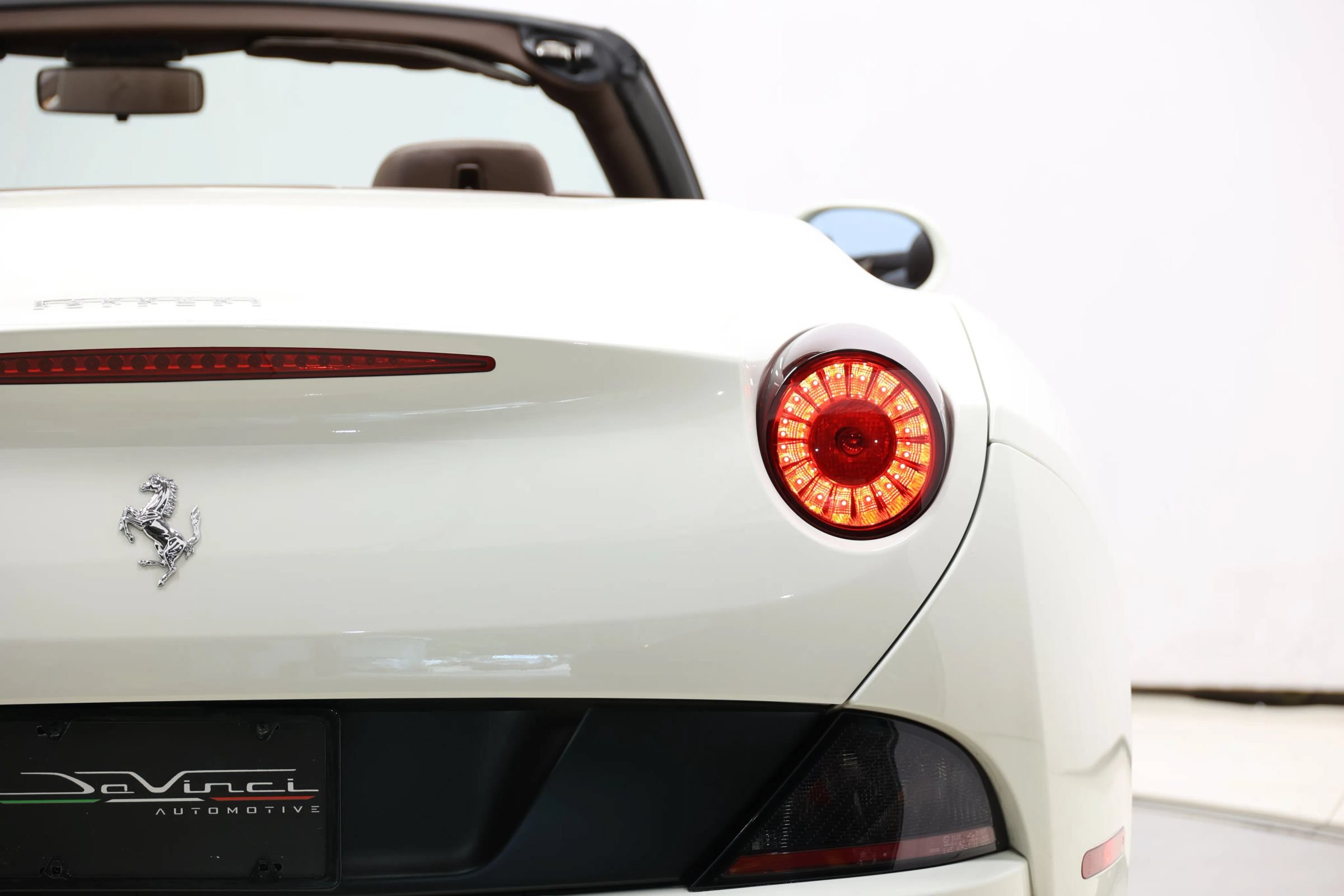 Used 2010 Ferrari California RWD image 75