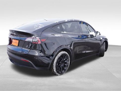 Used 2025 Tesla Model Y Long Range image 5
