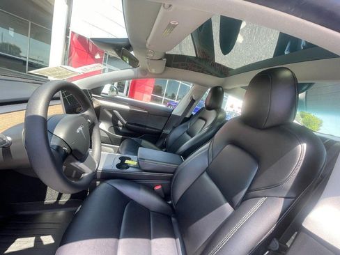 Used 2022 Tesla Model 3 Long Range AWD/4WD image 18