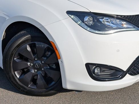 Used 2020 Chrysler Pacifica Limited w/ Advanced Safetytec Group image 10