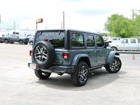 Used 2024 Jeep Wrangler Unlimited w/ Convenience Group image 5
