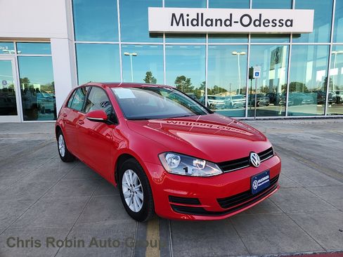Used 2017 Volkswagen Golf S image 1