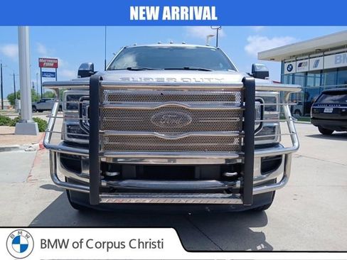 Used 2022 Ford F350 Lariat w/ Lariat Ultimate Package image 2