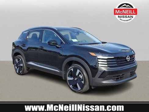 New 2025 Nissan Kicks SR image 1