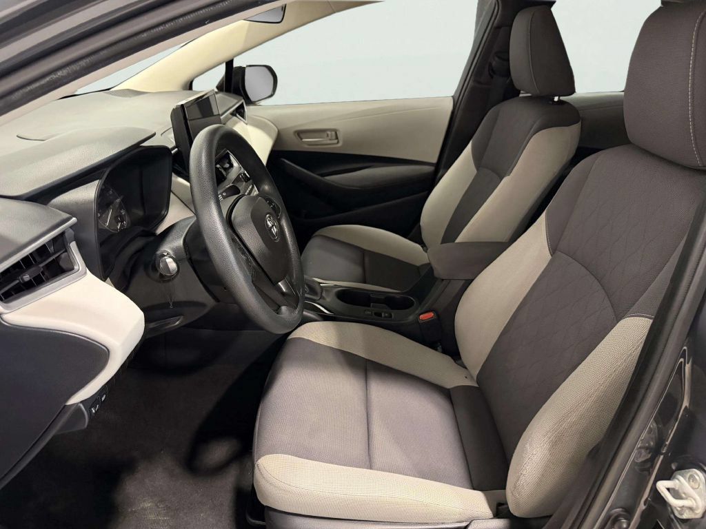 Used 2023 Toyota Corolla LE FWD image 13