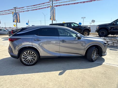 Used 2023 Lexus RX 350 w/ Luxury Package image 4