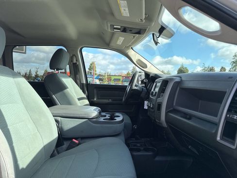Used 2018 RAM 2500 Tradesman w/ Chrome Appearance Group image 13
