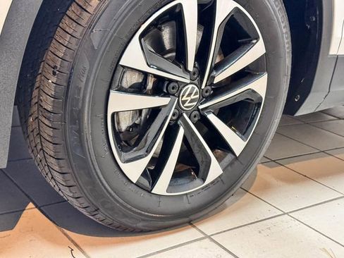 Used 2023 Volkswagen Tiguan S image 17