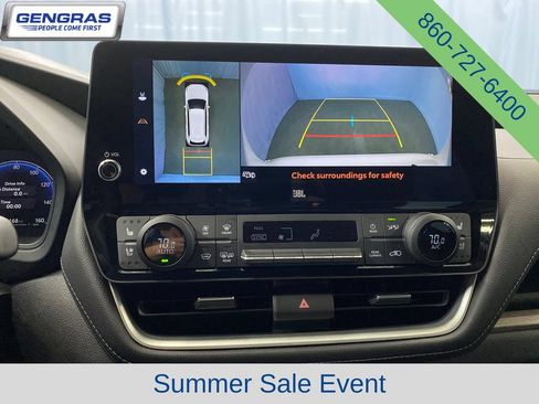 Used 2024 Toyota Grand Highlander AWD image 18