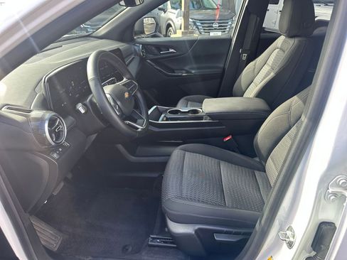 Used 2025 Chevrolet Equinox LT image 25