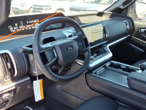New 2026 Ford Expedition Platinum w/ Stealth Appearance Package AWD/4WD image 9