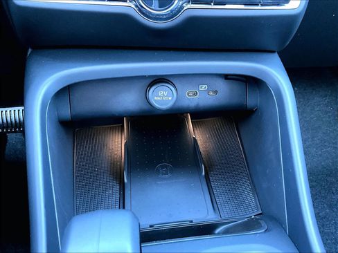 New 2026 Volvo XC40 B5 Core w/ Climate Package image 23