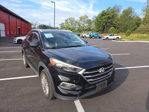 Used 2017 Hyundai Tucson SE w/ SE Popular Package 02 AWD/4WD image 2