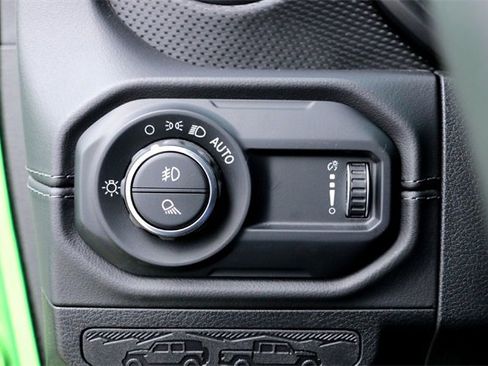 Used 2025 Jeep Gladiator Mojave image 19