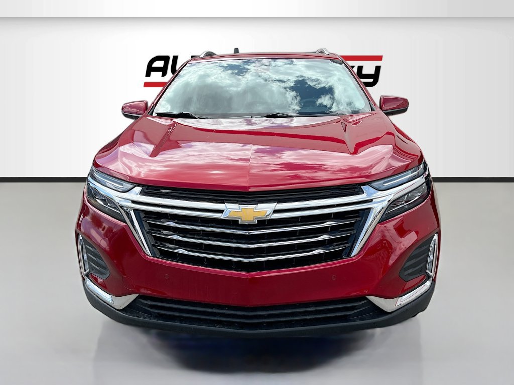 Used 2023 Chevrolet Equinox Premier AWD/4WD image 2