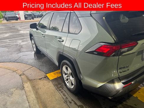 Used 2020 Toyota RAV4 XLE w/ Convenience Package FWD image 7