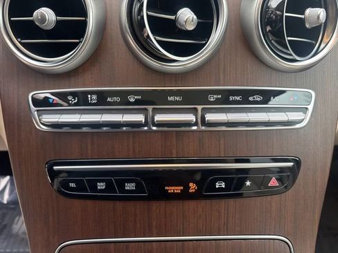 Used 2021 Mercedes-Benz GLC 300 4MATIC image 23