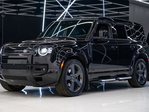 Used 2023 Land Rover Defender 110 V8 image 3