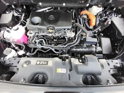 Used 2024 Toyota RAV4 LE image 10