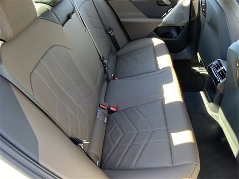 New 2025 BMW 530i image 13