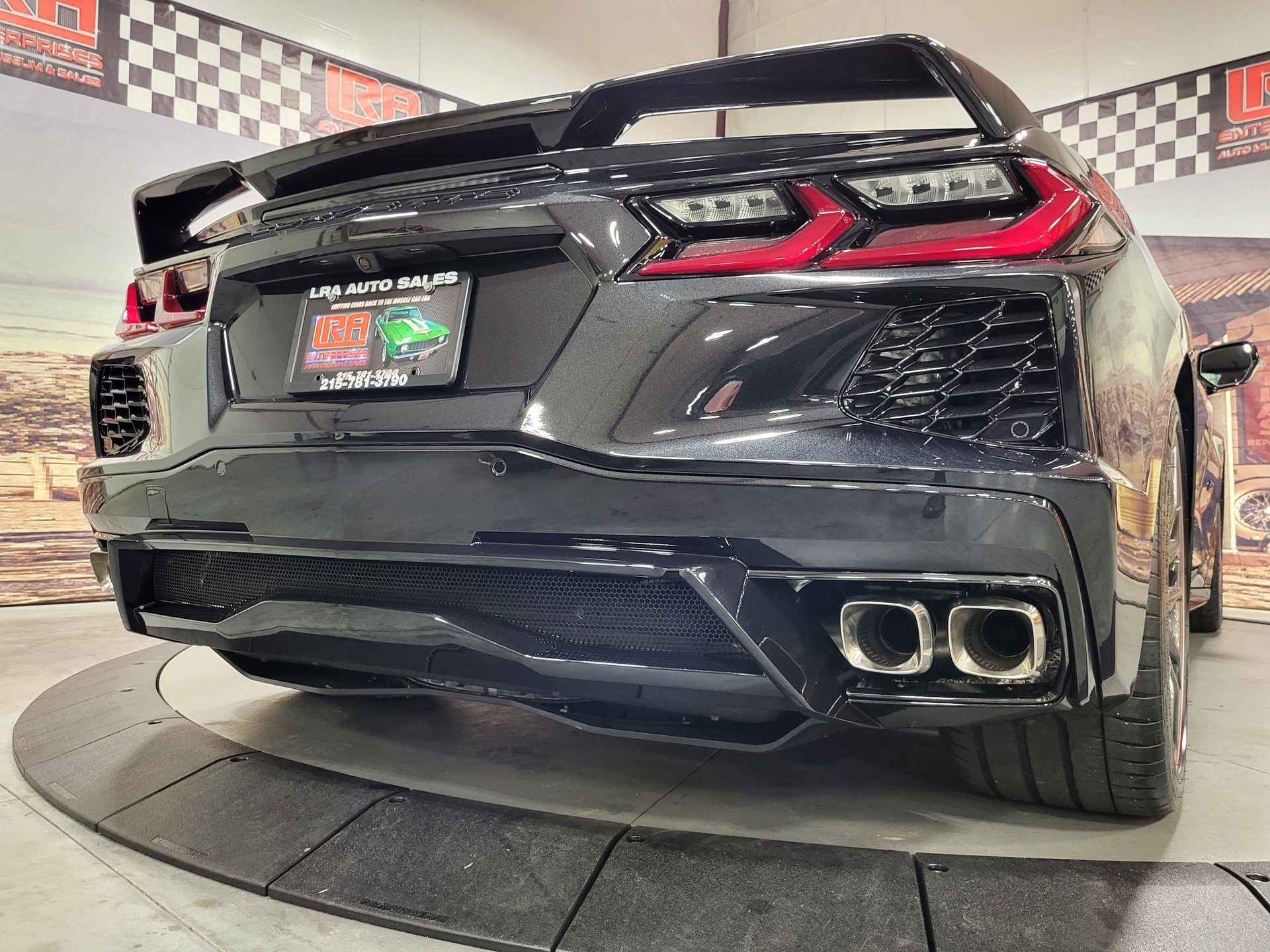 Used 2023 Chevrolet Corvette Stingray Premium Conv w/ Z51 Performance Package RWD image 8