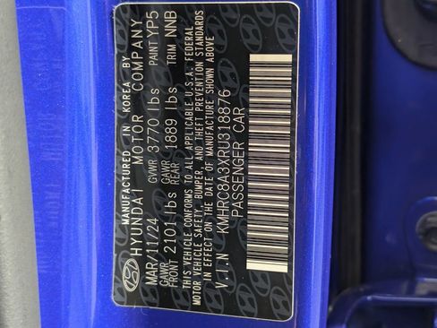 Used 2024 Hyundai Venue Limited image 26