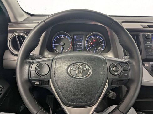 Used 2018 Toyota RAV4 XLE FWD image 18