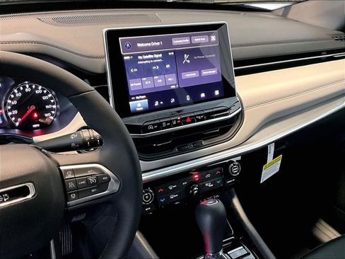 New 2026 Jeep Compass Limited image 13