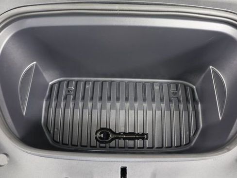 Used 2023 Tesla Model Y Long Range image 23