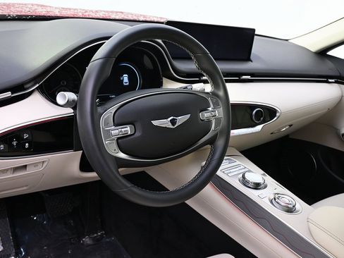 Used 2025 Genesis GV70 2.5T Select w/ Advanced Package image 11