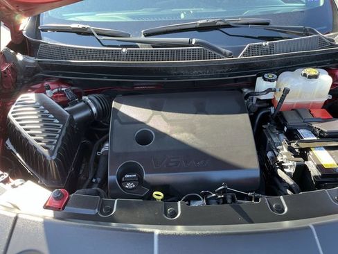 Used 2023 Chevrolet Traverse LT image 19