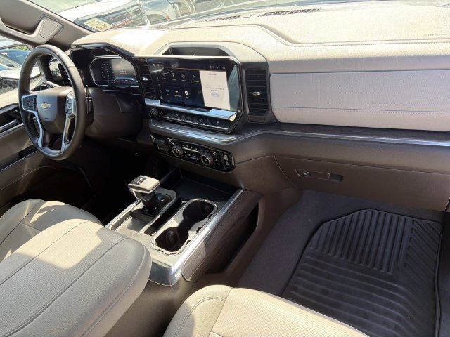 Used 2023 Chevrolet Silverado 1500 LTZ w/ LTZ Convenience Package II AWD/4WD image 17